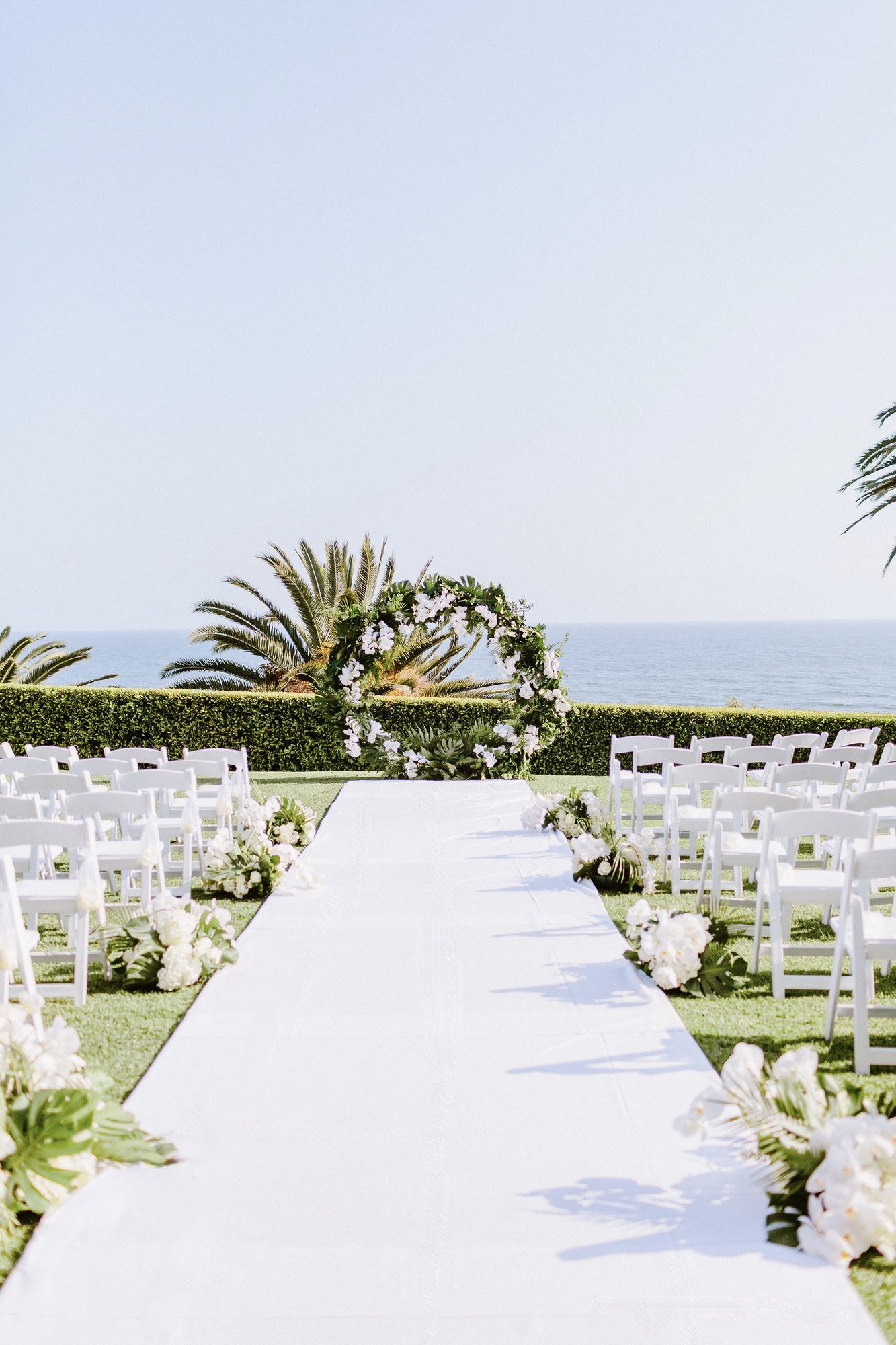 Coastal ceremony aisle overlooking the ocean
